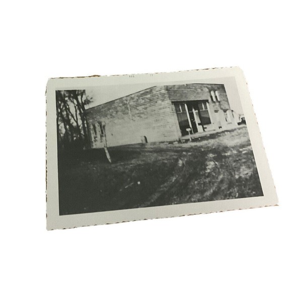 Found VTG Black/White Picture Old Brick Building Store Front Dirt Road 3.5” X 5” - Picture 2 of 3